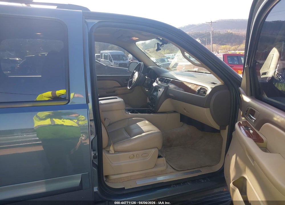 2008 GMC YUKON XL 1500 SLT VIN: 1GKFK16358J225651