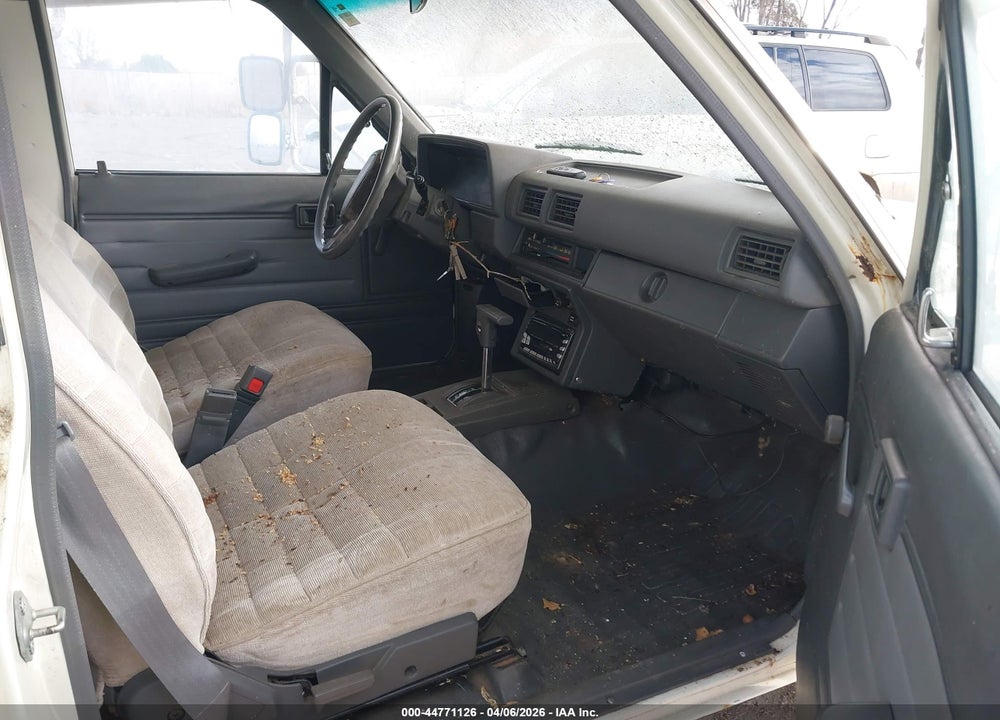 1988 TOYOTA PICKUP CAB CHASSIS RN75 DLX VIN: JT5RN75U0J0023014