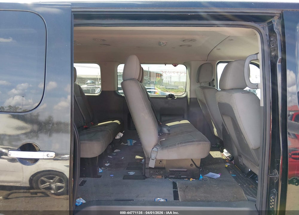 2015 NISSAN NV PASSENGER NV3500 HD SV V8 VIN: 5BZAF0AA3FN852865