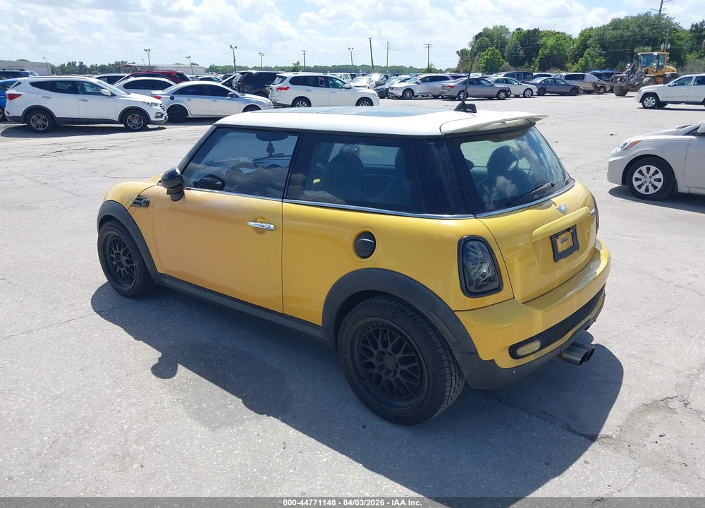 2007 MINI COOPER S VIN: WMWMF73597TT84222