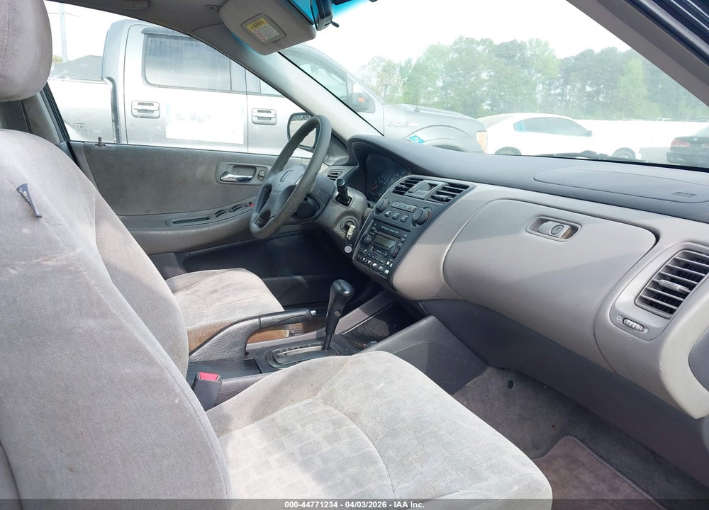 2001 HONDA ACCORD 2.3 EX VIN: 1HGCG66821A038531