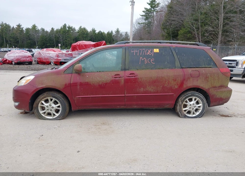 2005 TOYOTA SIENNA XLE VIN: 5TDBA22C25S040108