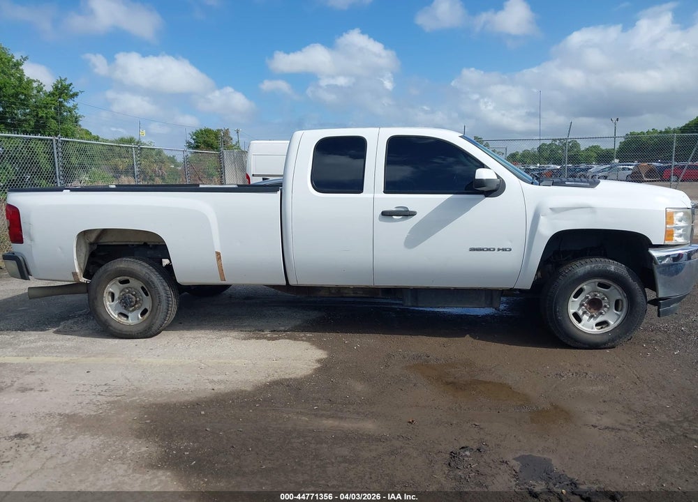 2013 CHEVROLET SILVERADO 3500HD WORK TRUCK VIN: 1GC5CZC86DZ196823
