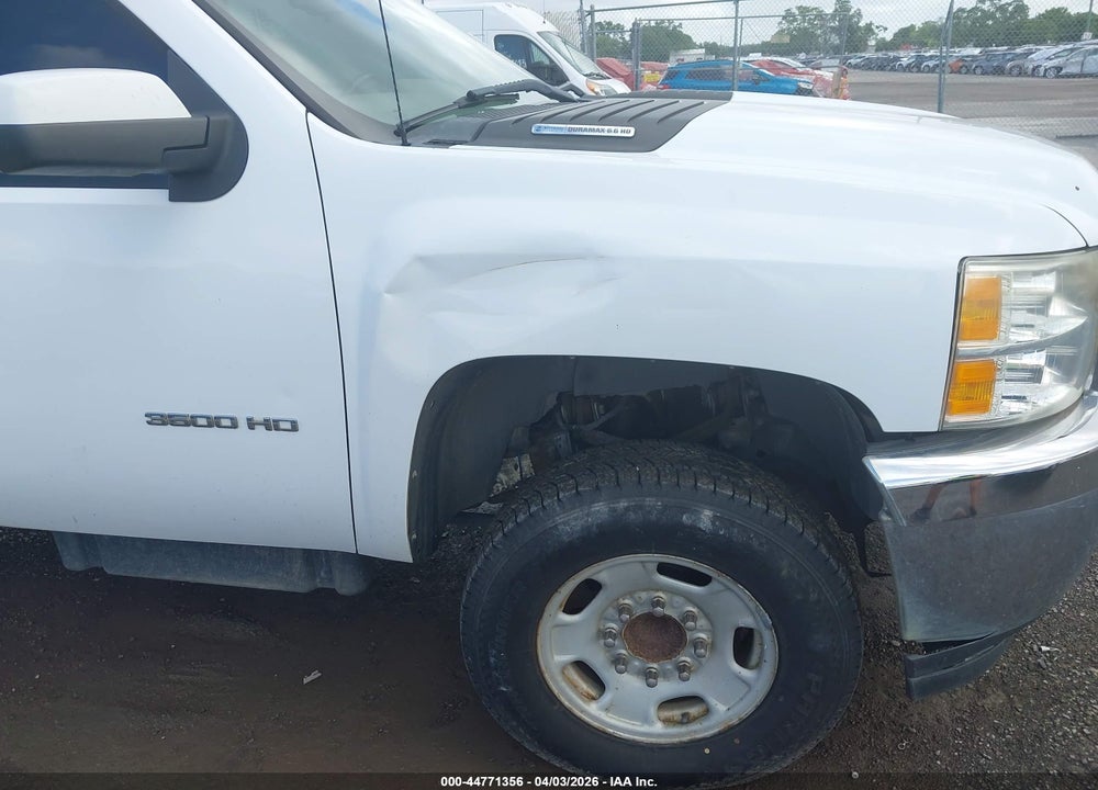 2013 CHEVROLET SILVERADO 3500HD WORK TRUCK VIN: 1GC5CZC86DZ196823