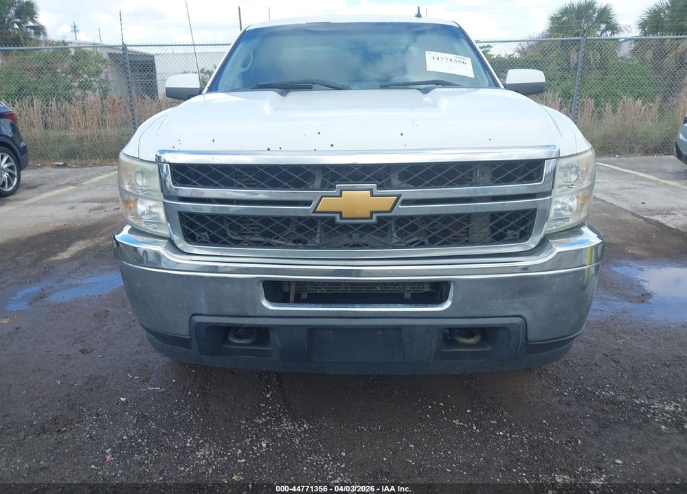 2013 CHEVROLET SILVERADO 3500HD WORK TRUCK VIN: 1GC5CZC86DZ196823