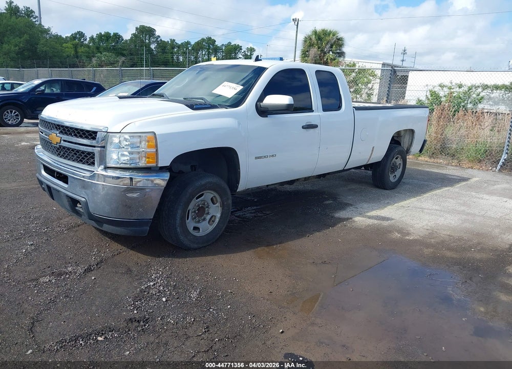 2013 CHEVROLET SILVERADO 3500HD WORK TRUCK VIN: 1GC5CZC86DZ196823