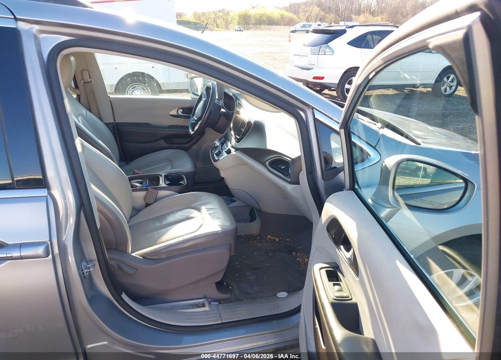 2017 CHRYSLER PACIFICA TOURING-L VIN: 2C4RC1BG2HR515548