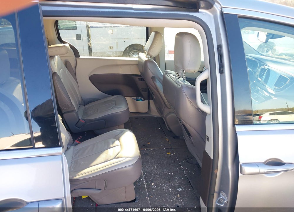 2017 CHRYSLER PACIFICA TOURING-L VIN: 2C4RC1BG2HR515548