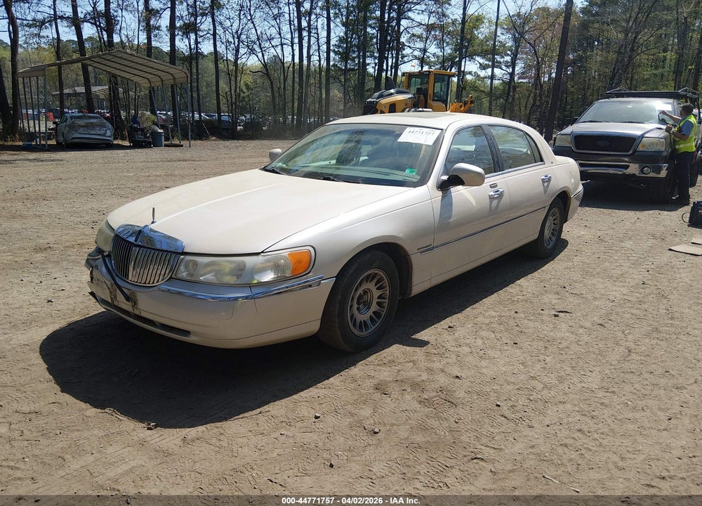 2001 LINCOLN TOWN CAR CARTIER VIN: 1LNHM83W91Y633276