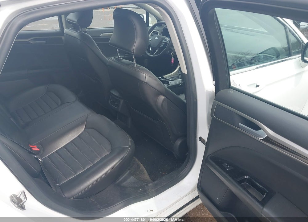 2015 FORD FUSION SE VIN: 3FA6P0HD5FR232346