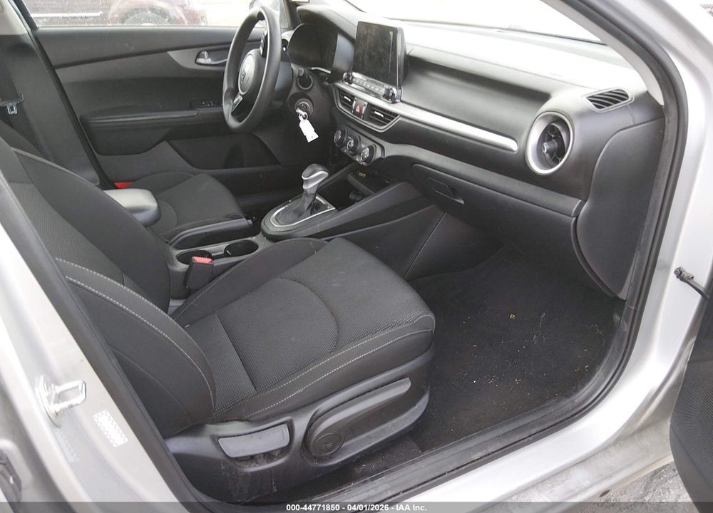 2021 KIA FORTE LXS VIN: 3KPF24AD5ME340318