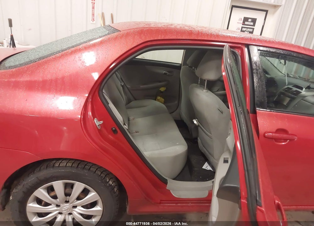 2013 TOYOTA COROLLA LE VIN: 2T1BU4EE7DC943748