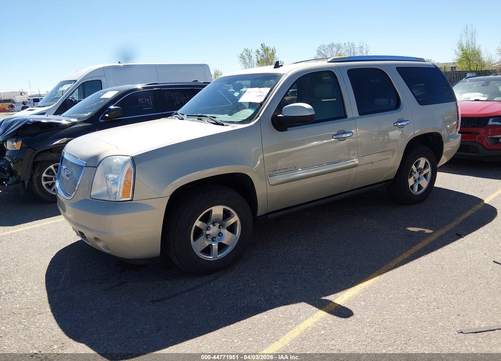 2007 GMC YUKON DENALI VIN: 1GKFK63877J380763