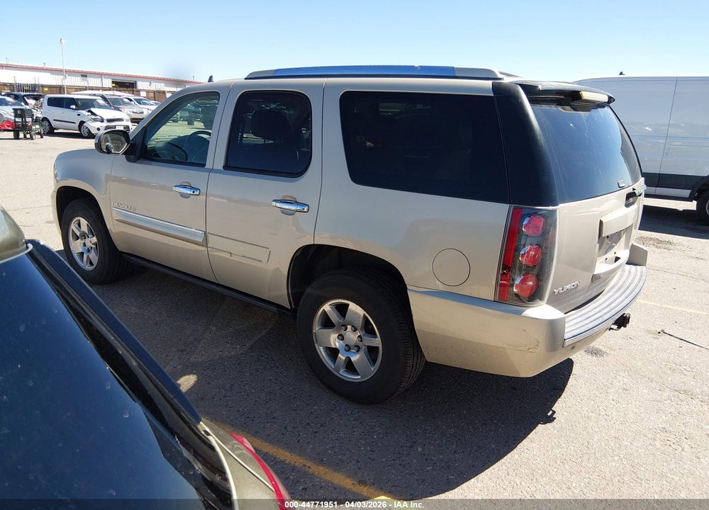 2007 GMC YUKON DENALI VIN: 1GKFK63877J380763