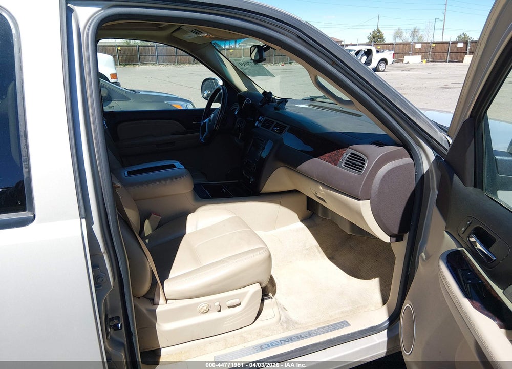 2007 GMC YUKON DENALI VIN: 1GKFK63877J380763