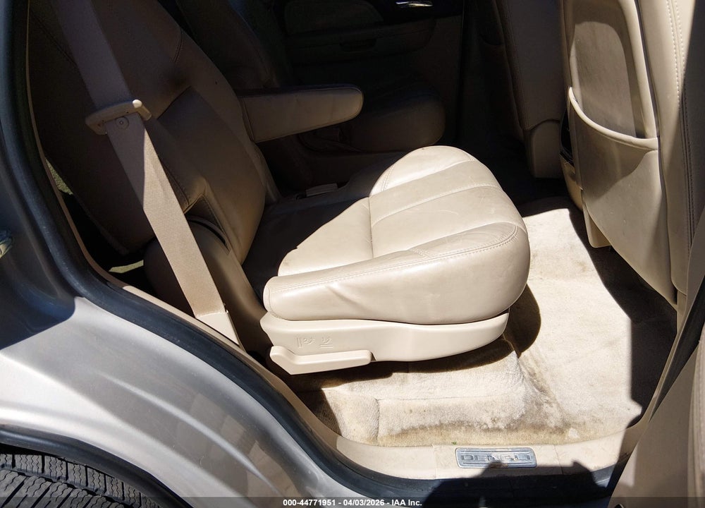 2007 GMC YUKON DENALI VIN: 1GKFK63877J380763