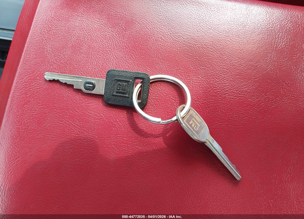 1987 CHEVROLET CORVETTE VIN: 1G1YY218XH5127373