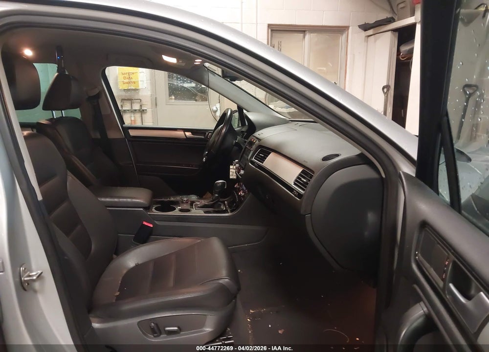 2014 VOLKSWAGEN TOUAREG 3.6L SPORT VIN: WVGEF9BP4ED006480