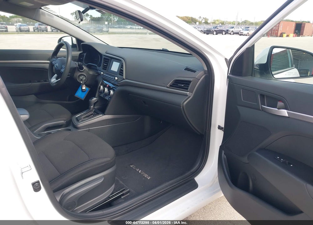 2019 HYUNDAI ELANTRA SE VIN: 5NPD74LF4KH487021