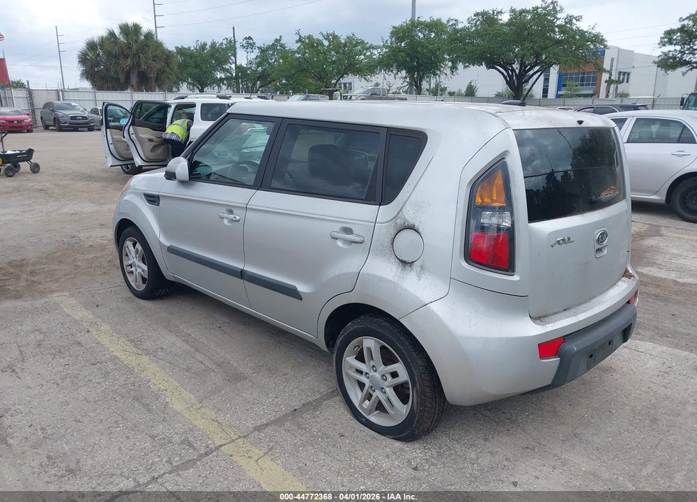 2011 KIA SOUL + VIN: KNDJT2A26B7716418