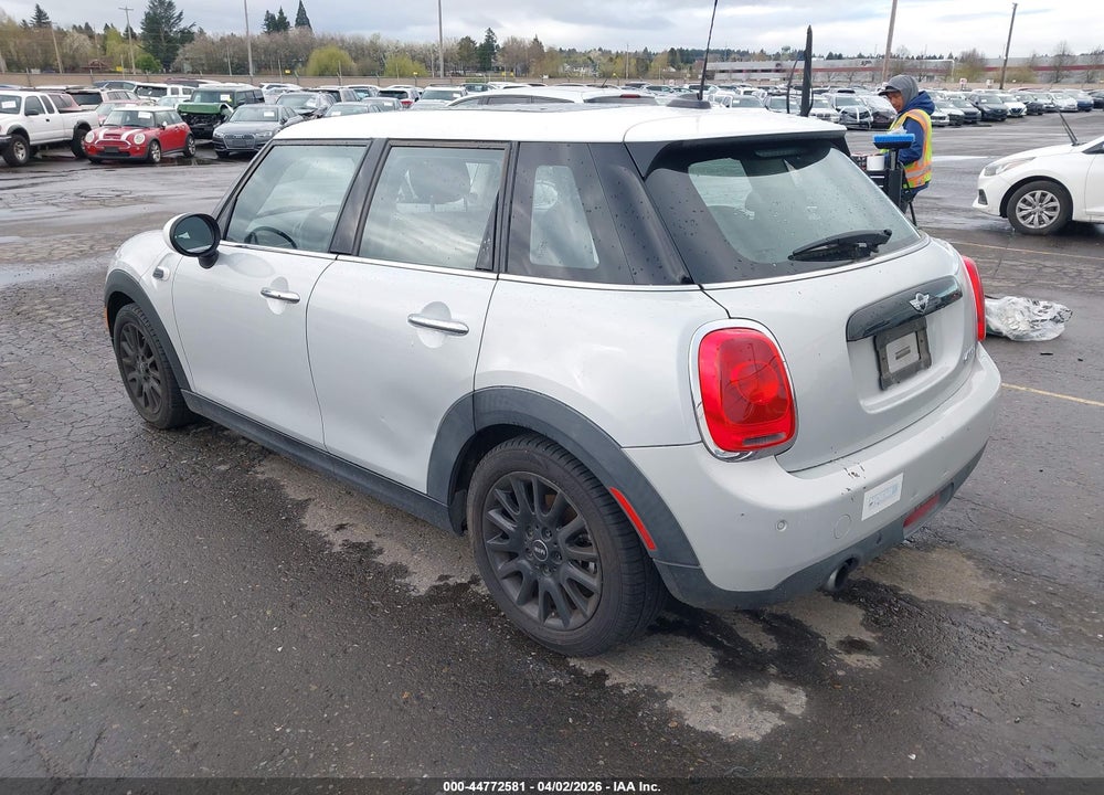 2016 MINI HARDTOP COOPER VIN: WMWXU1C52G2D10620
