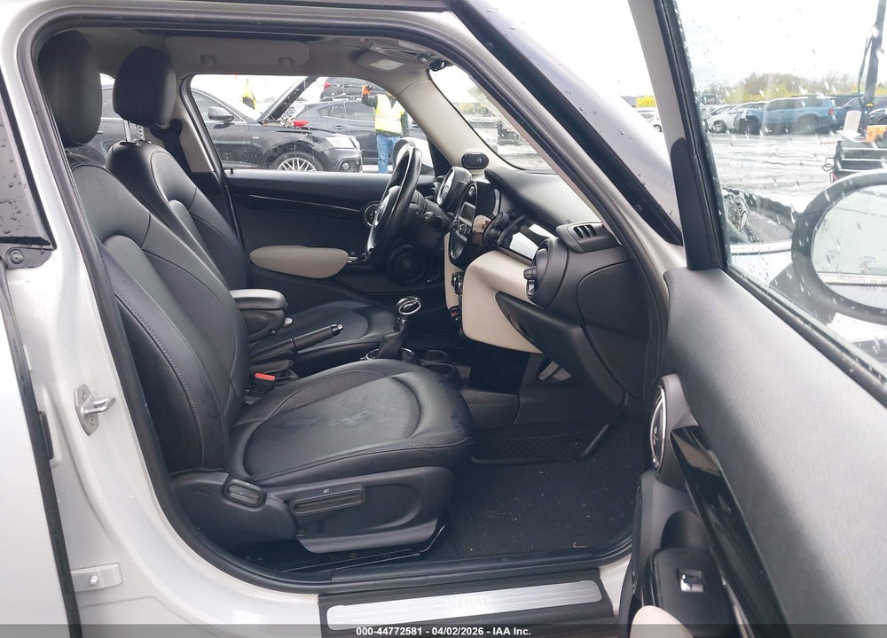 2016 MINI HARDTOP COOPER VIN: WMWXU1C52G2D10620