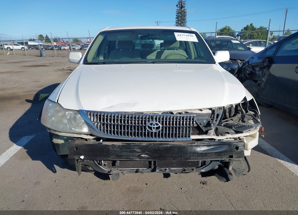 2000 TOYOTA AVALON XL VIN: 4T1BF28B4YU039909