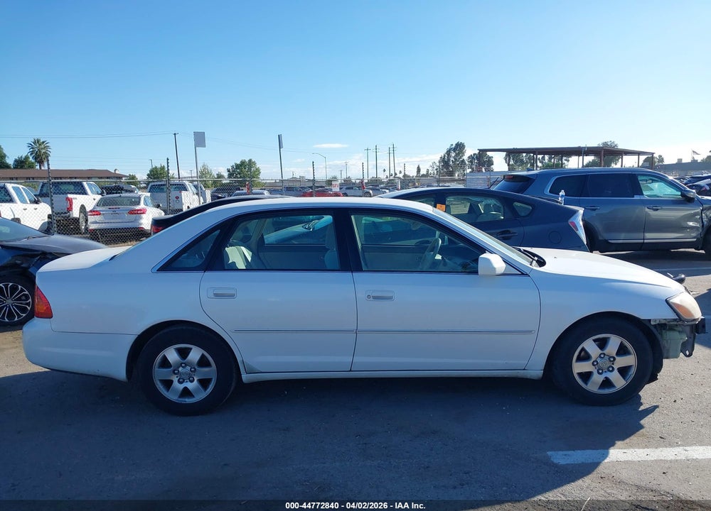 2000 TOYOTA AVALON XL VIN: 4T1BF28B4YU039909