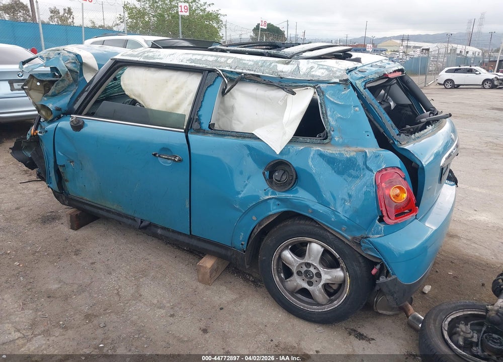 2008 MINI COOPER VIN: WMWMF33558TT60445