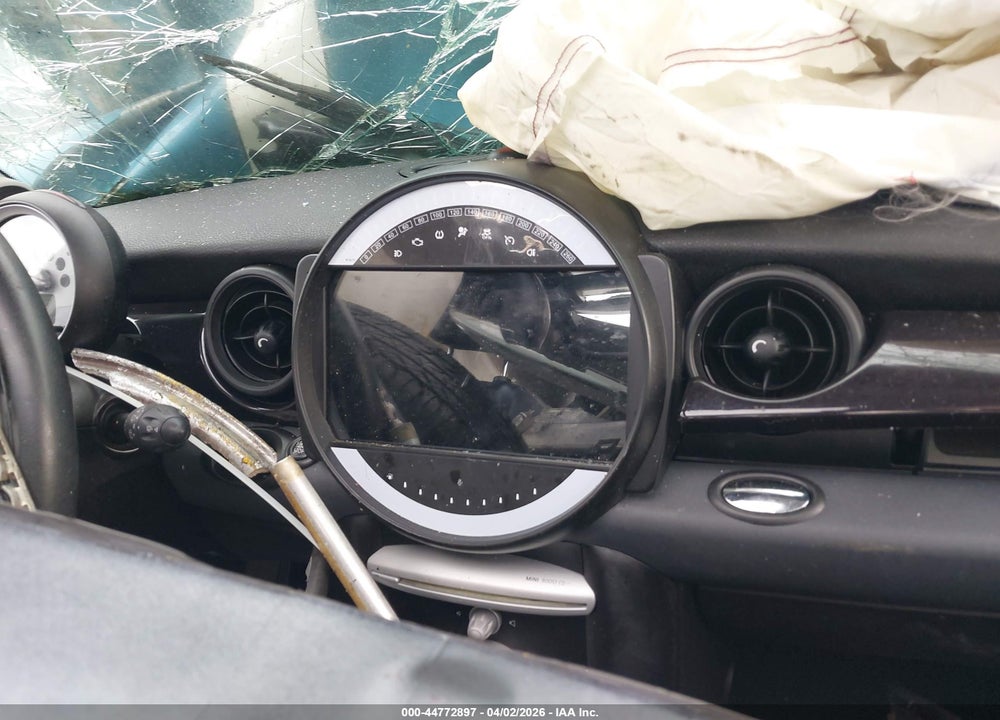 2008 MINI COOPER VIN: WMWMF33558TT60445