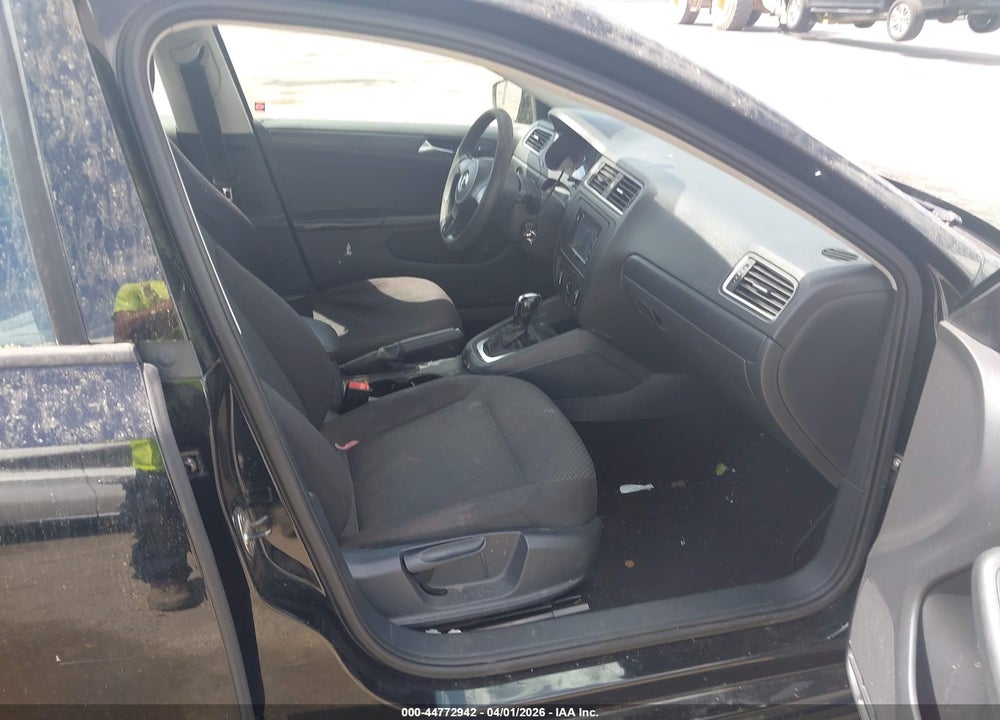 2014 VOLKSWAGEN JETTA 2.0L S VIN: 3VW2K7AJ0EM438411