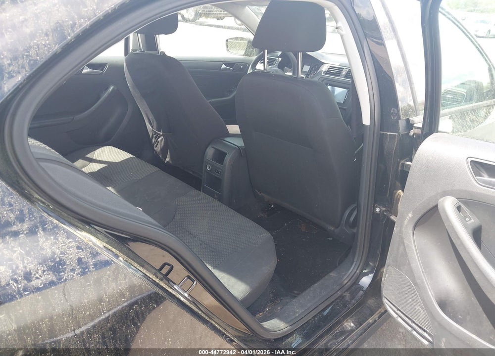 2014 VOLKSWAGEN JETTA 2.0L S VIN: 3VW2K7AJ0EM438411