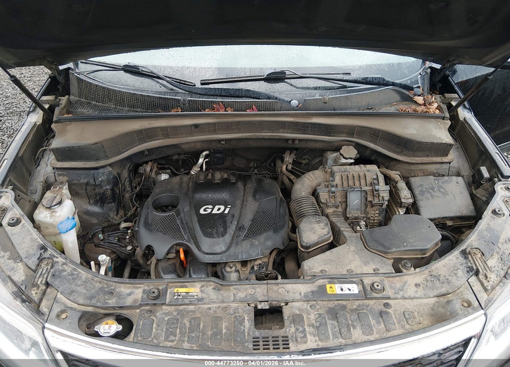 2014 KIA SORENTO LX VIN: 5XYKTCA65EG476511