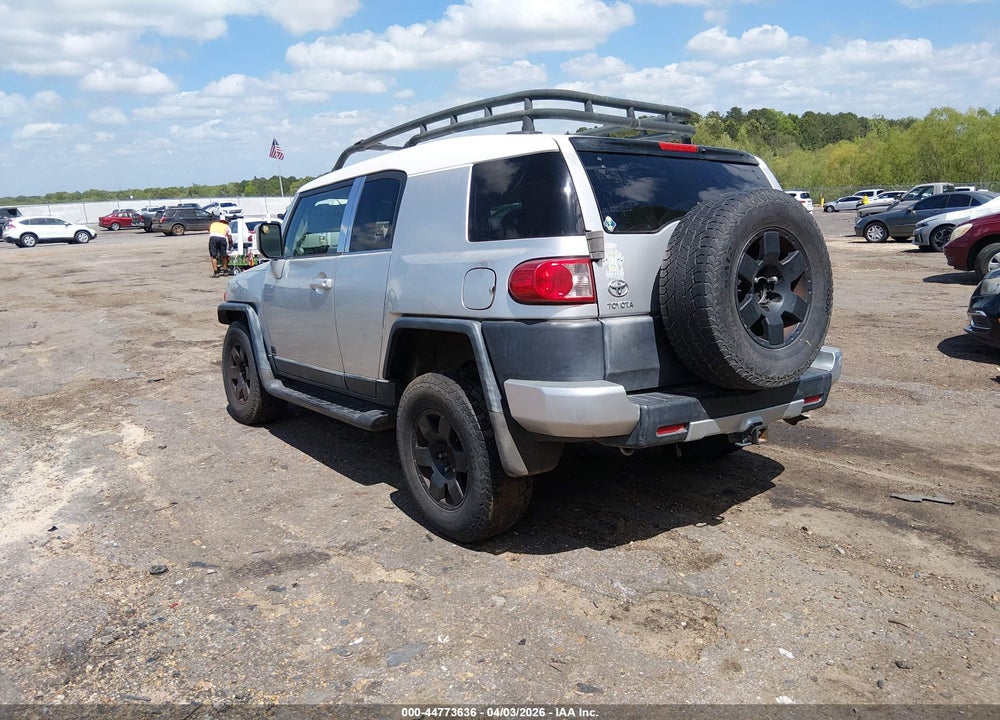2007 TOYOTA FJ CRUISER VIN: JTEBU11F870040953