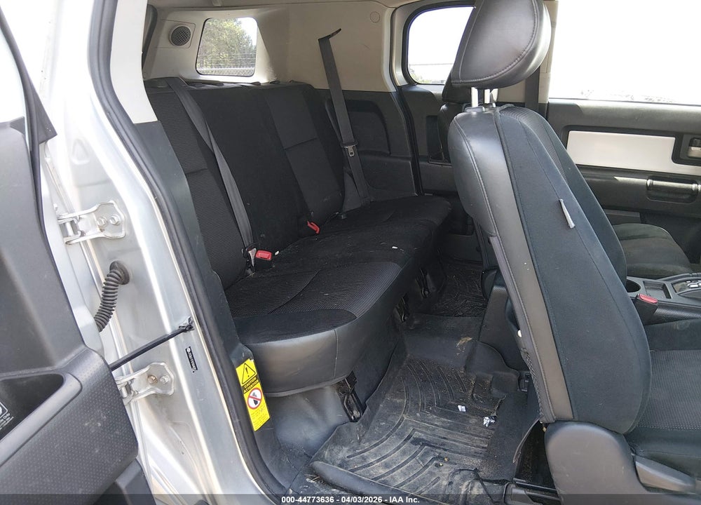 2007 TOYOTA FJ CRUISER VIN: JTEBU11F870040953