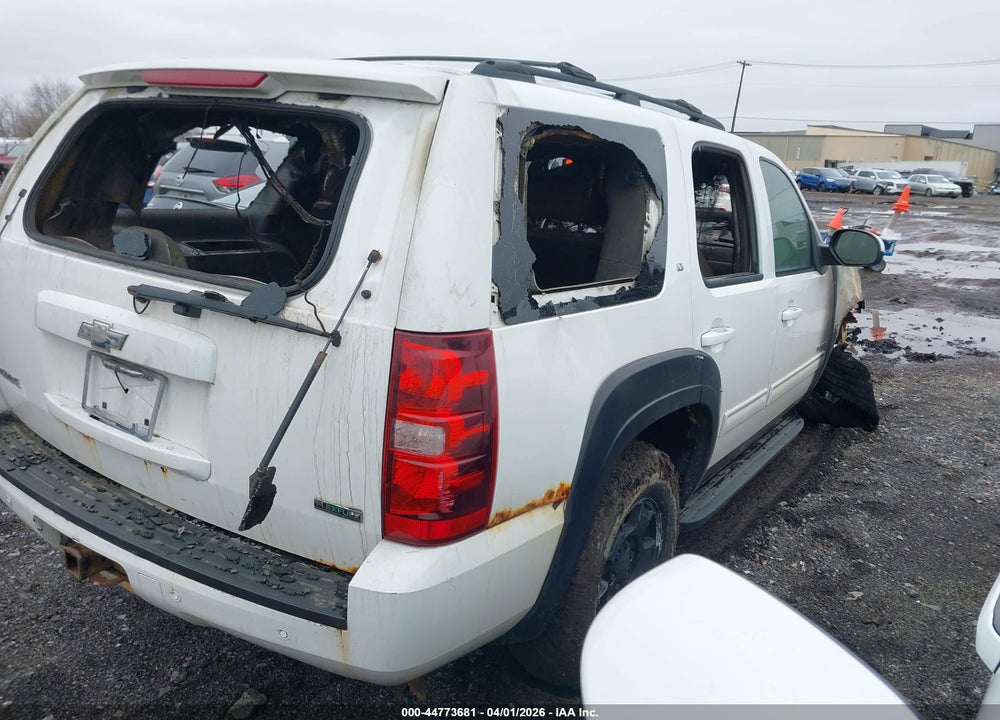 2010 CHEVROLET TAHOE LT VIN: 1GNUKBE02AR160305
