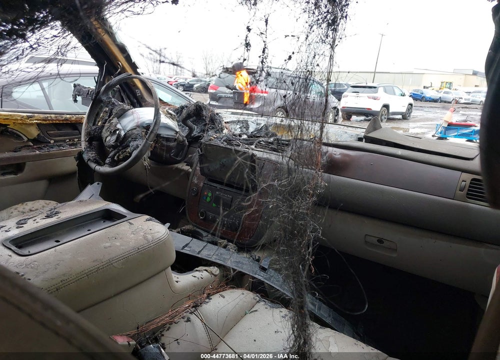 2010 CHEVROLET TAHOE LT VIN: 1GNUKBE02AR160305