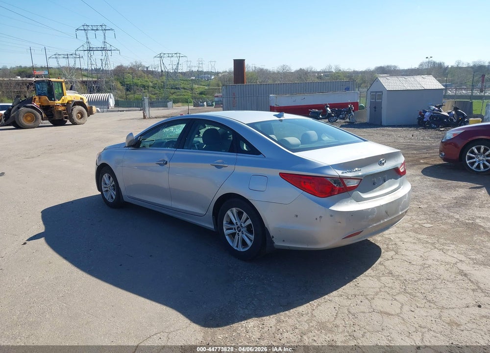 2012 HYUNDAI SONATA GLS VIN: 5NPEB4AC1CH352950