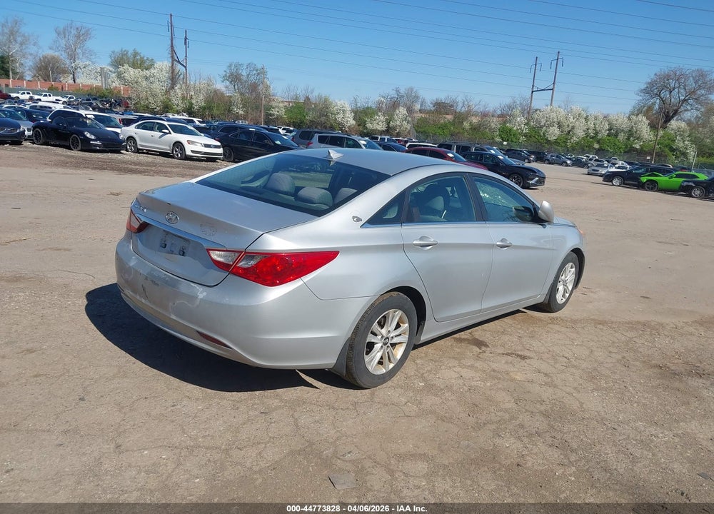 2012 HYUNDAI SONATA GLS VIN: 5NPEB4AC1CH352950