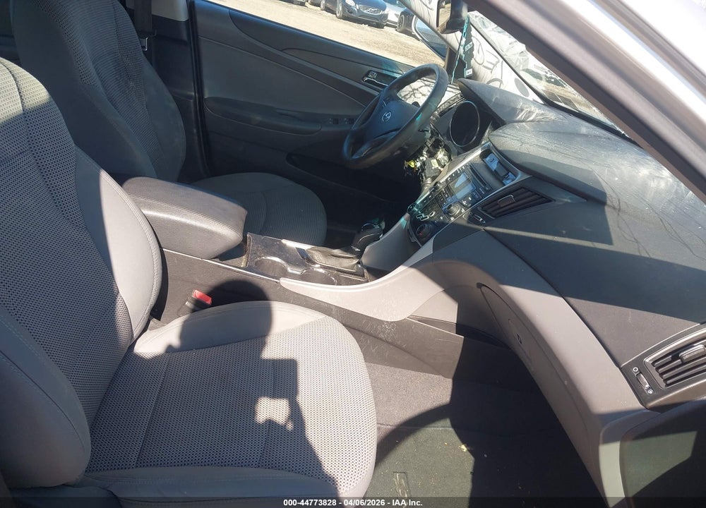 2012 HYUNDAI SONATA GLS VIN: 5NPEB4AC1CH352950