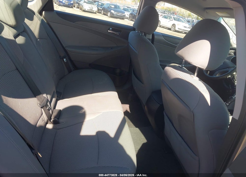 2012 HYUNDAI SONATA GLS VIN: 5NPEB4AC1CH352950