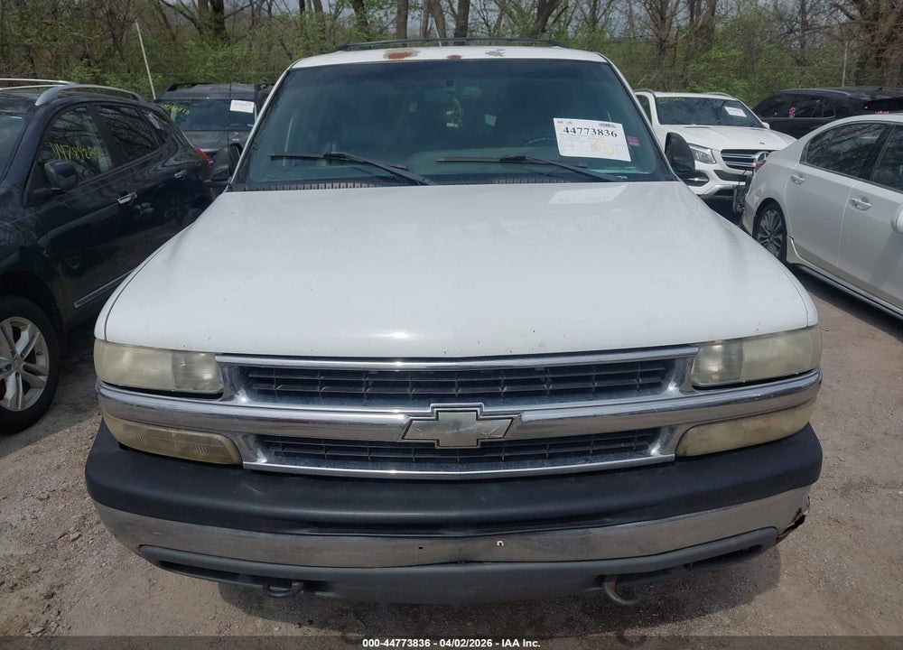 2001 CHEVROLET SUBURBAN 1500 LS VIN: 1GNFK16T71J281244