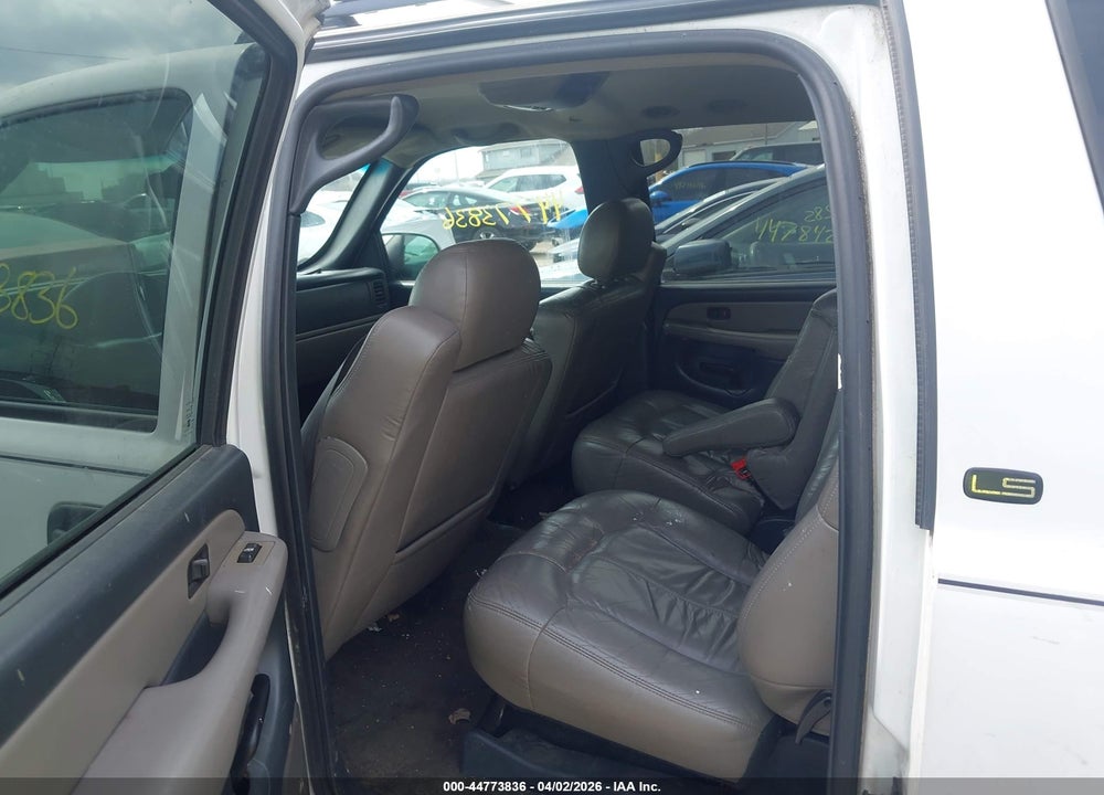 2001 CHEVROLET SUBURBAN 1500 LS VIN: 1GNFK16T71J281244
