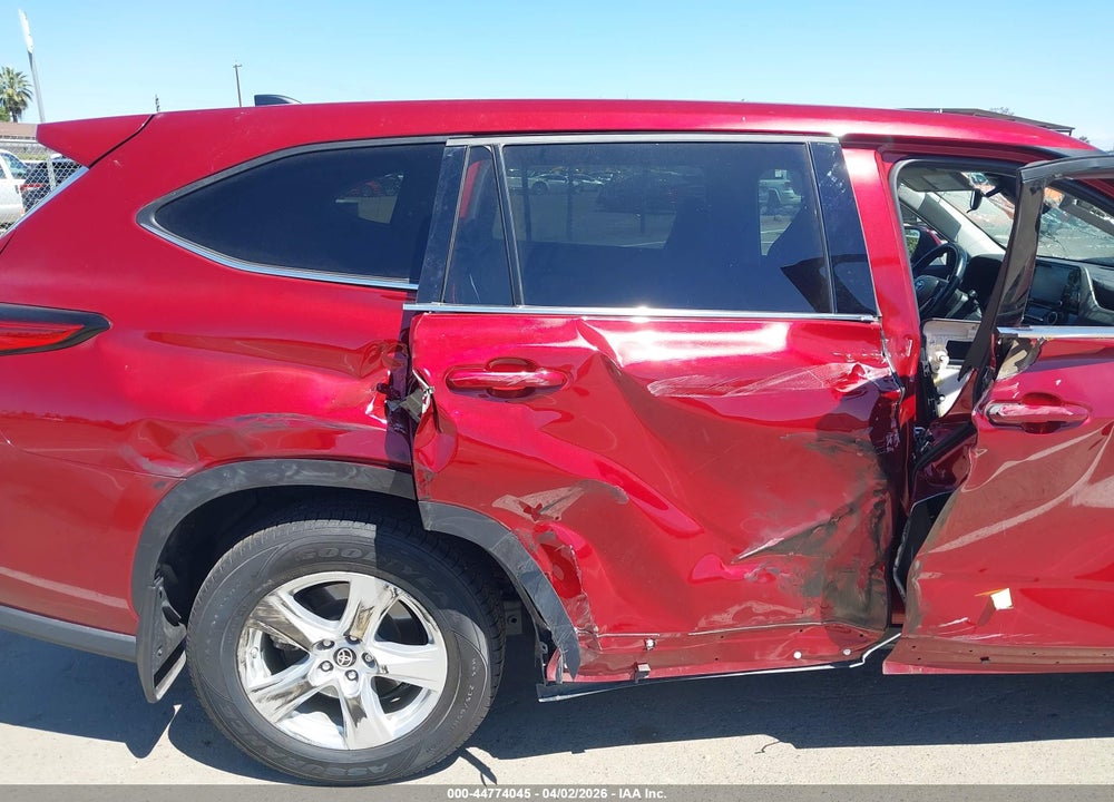 2022 TOYOTA HIGHLANDER HYBRID LE VIN: 5TDBBRCHXNS559620