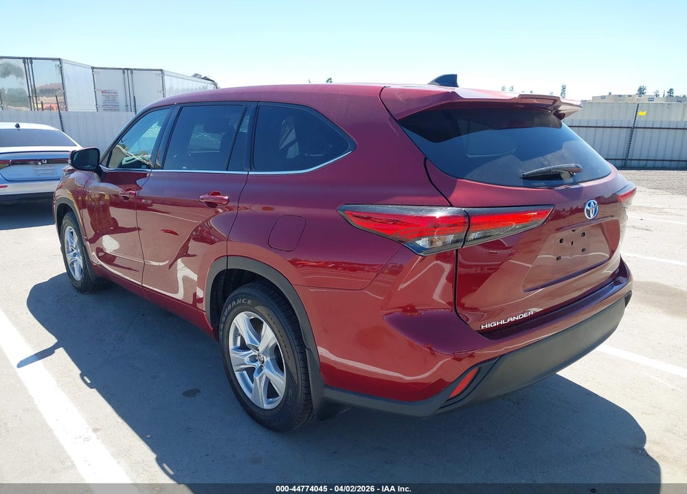 2022 TOYOTA HIGHLANDER HYBRID LE VIN: 5TDBBRCHXNS559620