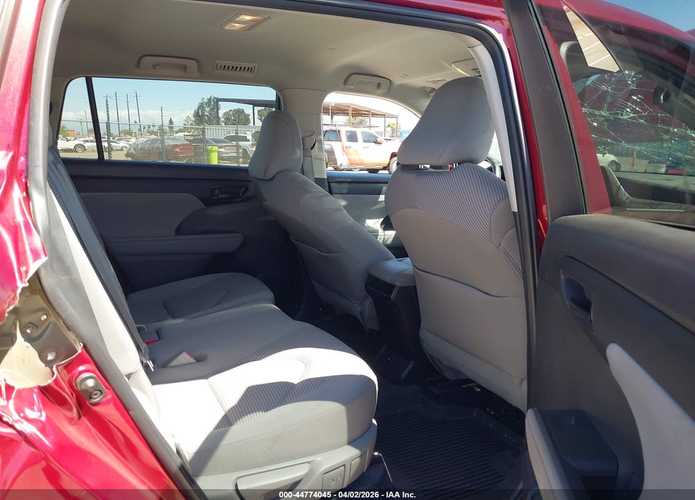 2022 TOYOTA HIGHLANDER HYBRID LE VIN: 5TDBBRCHXNS559620