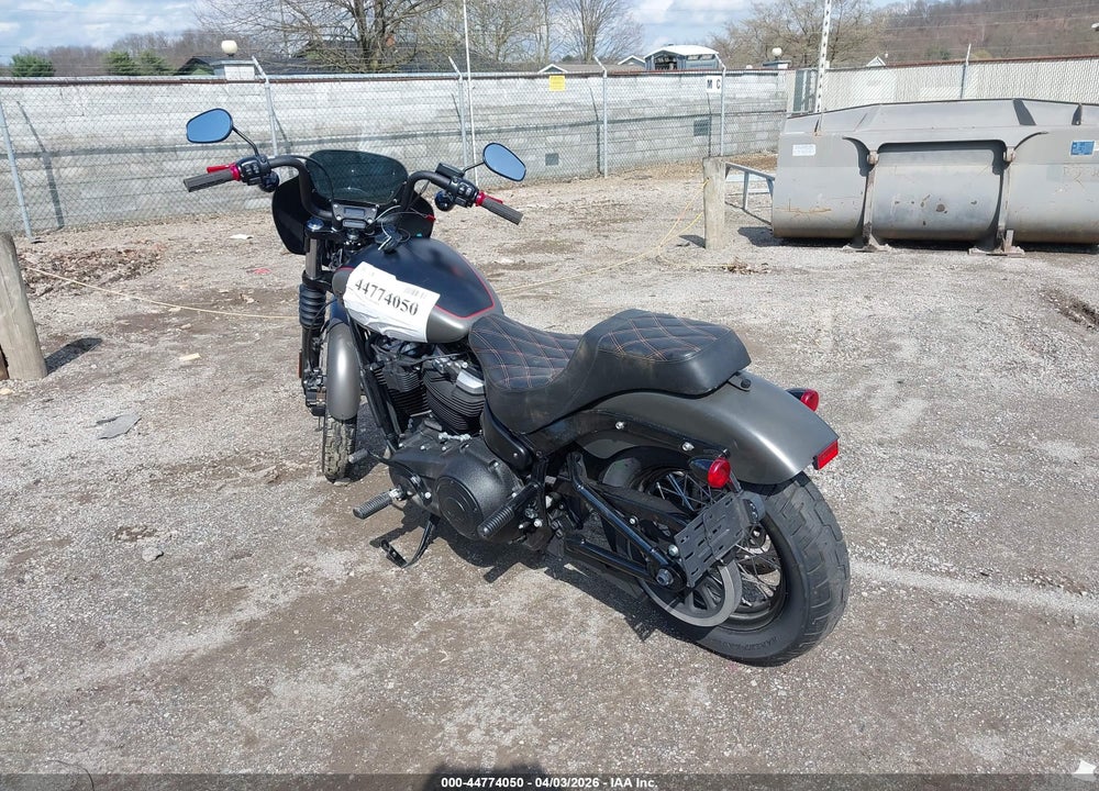 2018 HARLEY-DAVIDSON FXBB STREET BOB VIN: 1HD1YJJ12JC042081