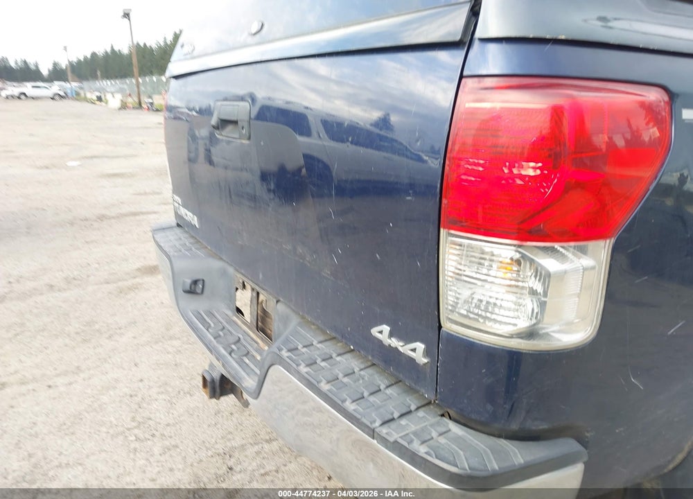 2013 TOYOTA TUNDRA GRADE 5.7L V8 VIN: 5TFUY5F10DX290986