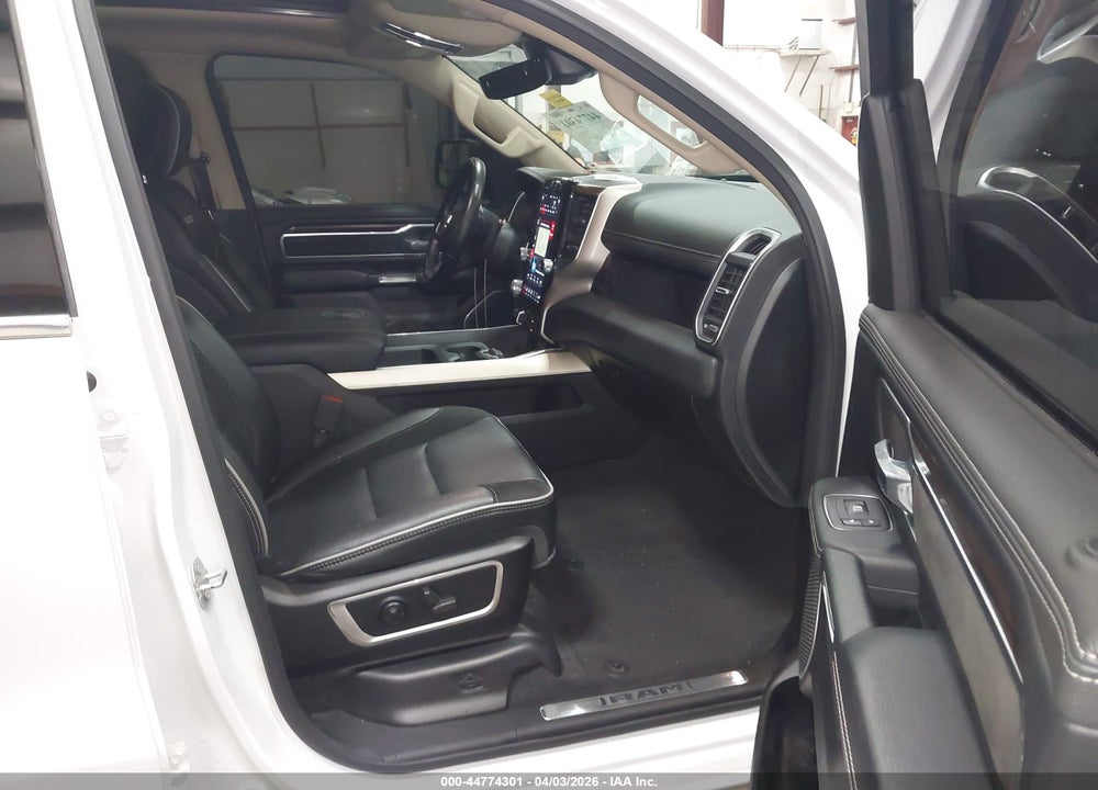 2021 RAM 1500 LAIE  4X4 5'7 BOX VIN: 1C6SRFJM4MN681010