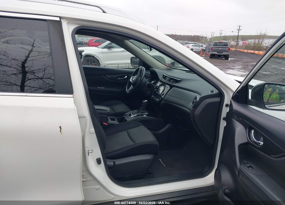 2017 NISSAN ROGUE SV VIN: JN8AT2MV0HW004625